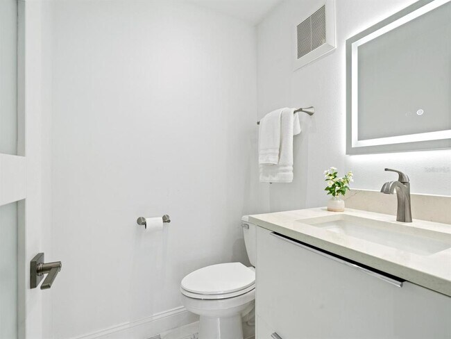 Building Photo - 5400 Ocean Blvd