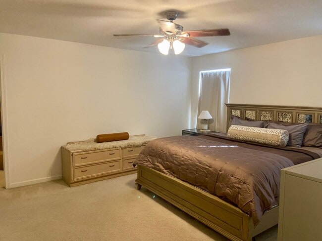 Building Photo - 27 E Imperial Dr