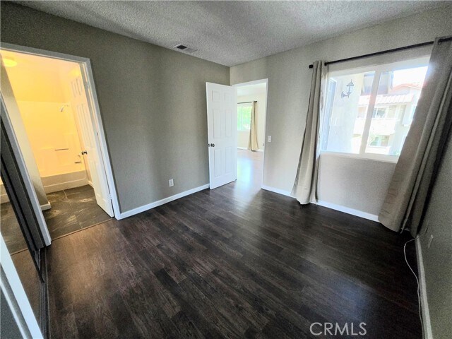 Building Photo - 3645 Country Oaks Loop