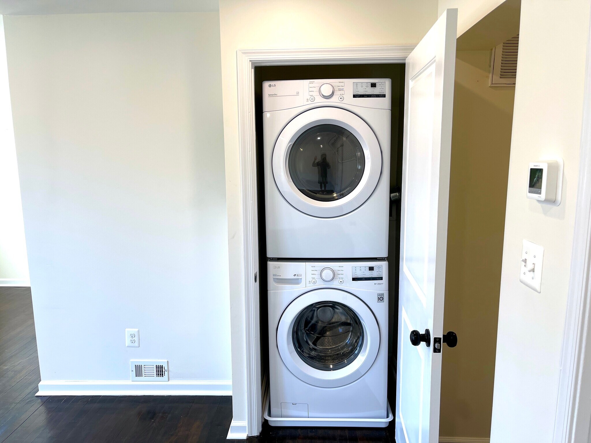 In-Unit Laundry - 131 Joliet St SW