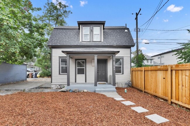 Building Photo - Lovely 1-Bedroom Unit in the heart of Spokane