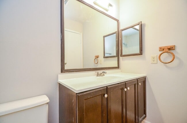 Building Photo - 7623 Kite Hill Dr