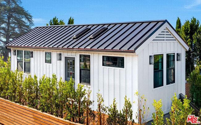 Building Photo - 6765 Case Ave