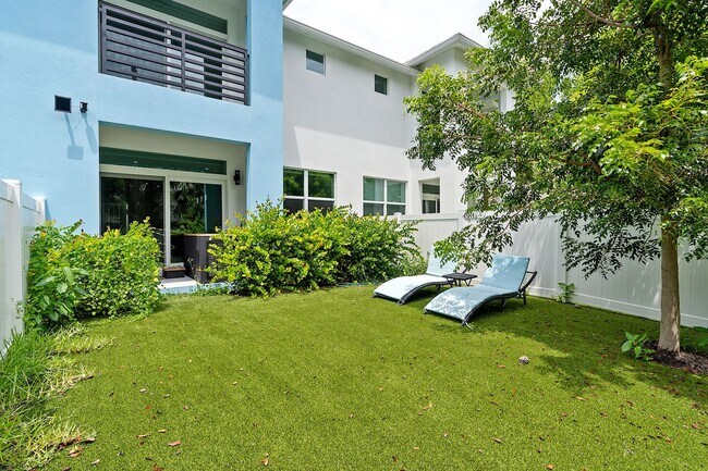 Building Photo - Frederick Isles Townhomes - Delray Beach