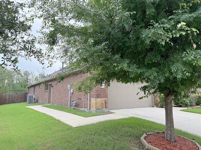 Building Photo - 4822 Clamdigger Way