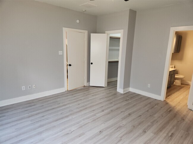 Building Photo - 20911 Walder Ct