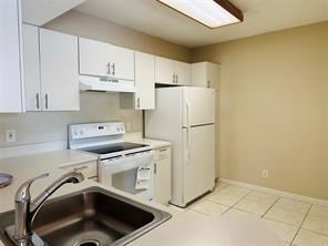 Building Photo - 2 br, 2 bath Condo - 8851 Wiles Rd Apt 303