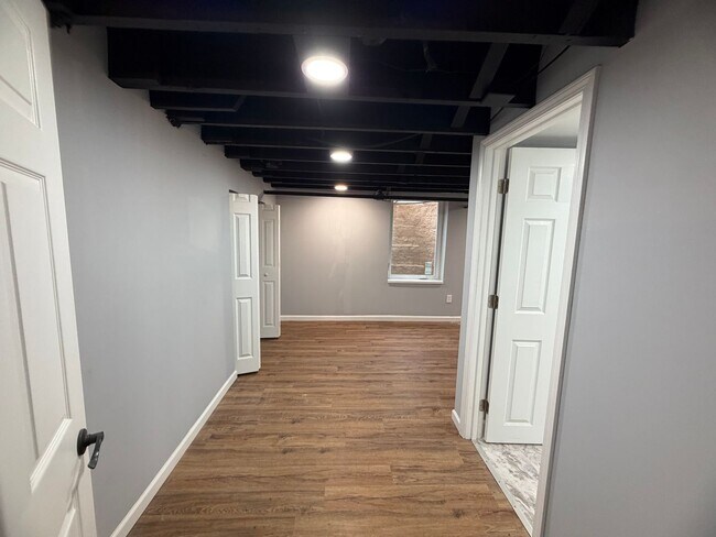 Building Photo - 6611 Kennedy Ave