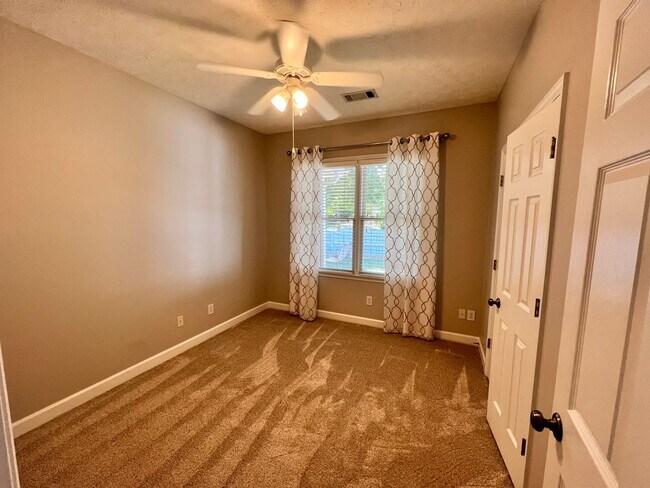 Building Photo - Ogletree Village Twin Home