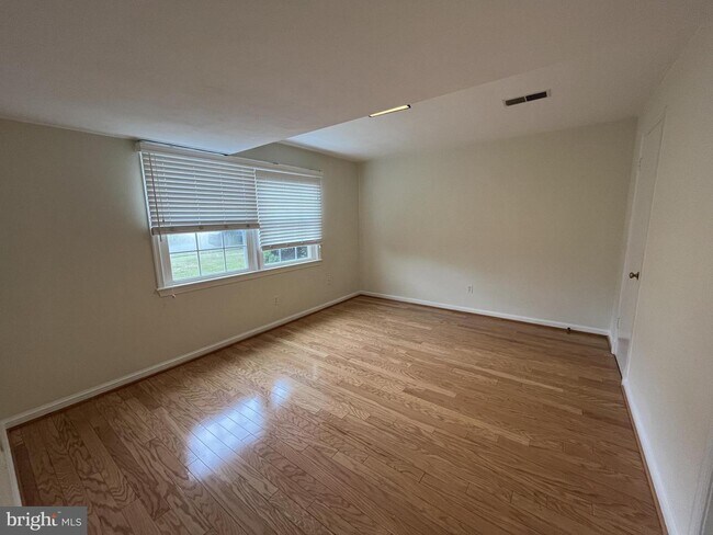 Building Photo - 6301 Evermay Dr