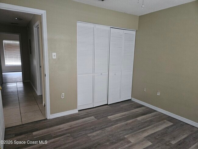 Building Photo - 1515 Huntington Ln