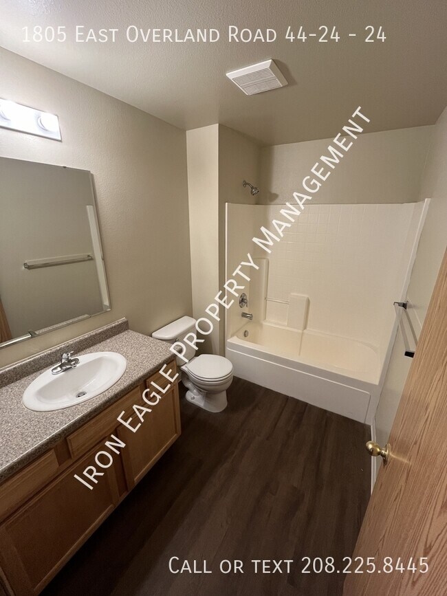 Building Photo - 1805 E Overland Rd