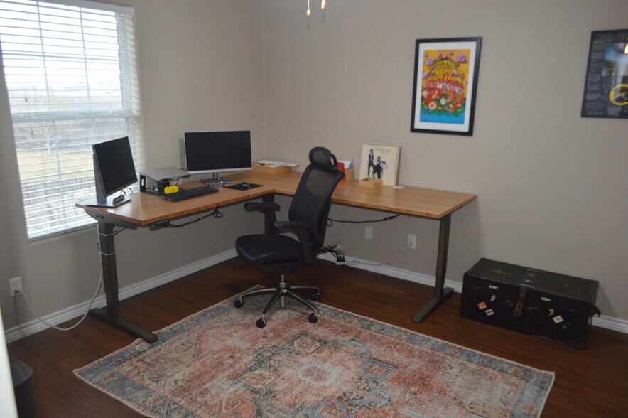 Building Photo - 1603 Margaret Ln