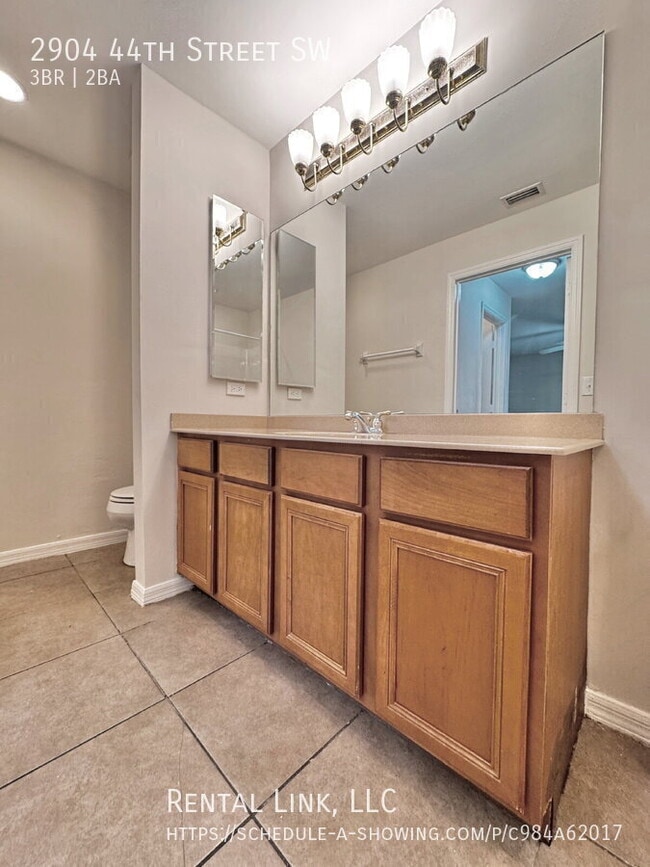 Building Photo - 2904 44th St SW