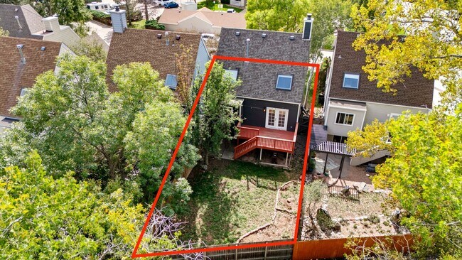 Building Photo - 3-bedroom, 2.5 bathroom home across the st...