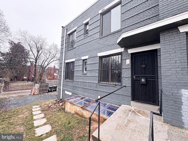 Building Photo - 4630 Hillside Rd SE