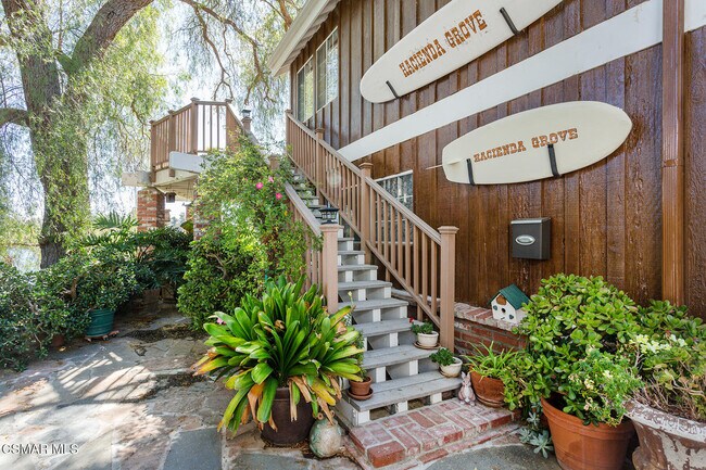 Building Photo - 1052 Hacienda Dr