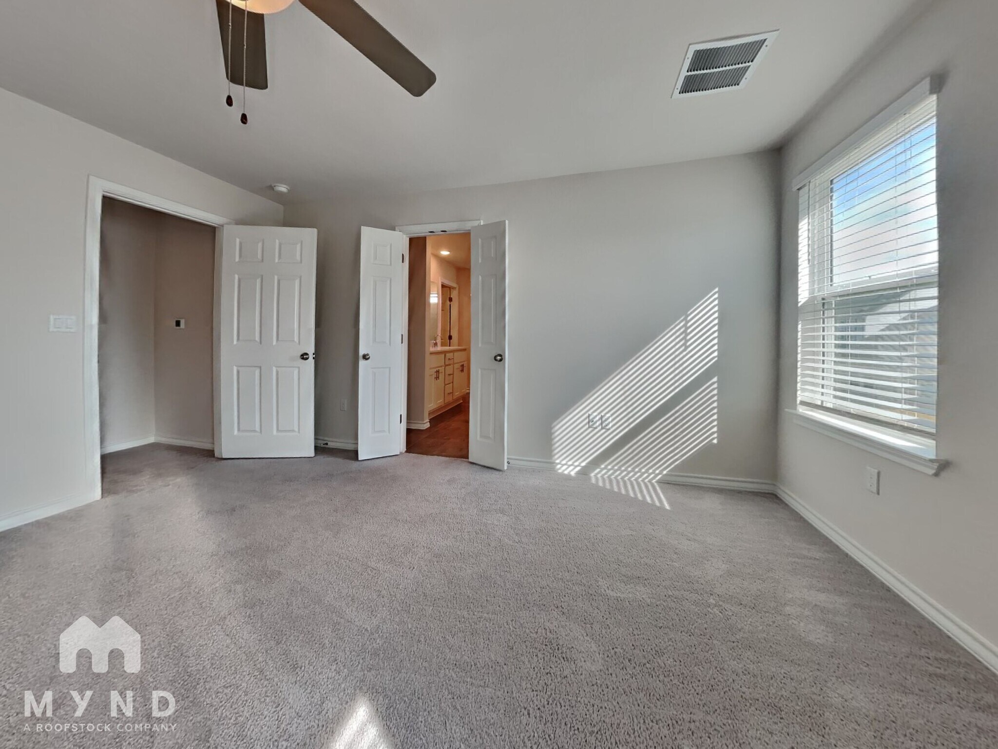 Building Photo - 2909 Salvidar Bend