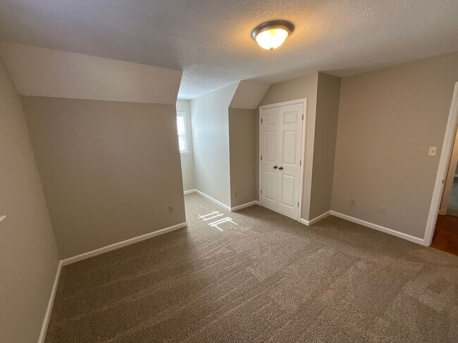 Building Photo - 123 Arcaro Dr