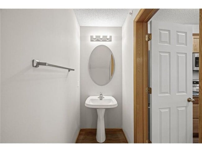 Building Photo - 13840 54th Ave N