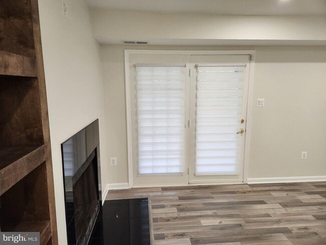 Building Photo - 5700 Olde Mill Ct