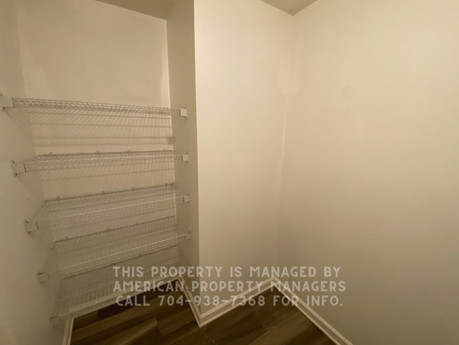 Building Photo - 152 Purple Finch Ln