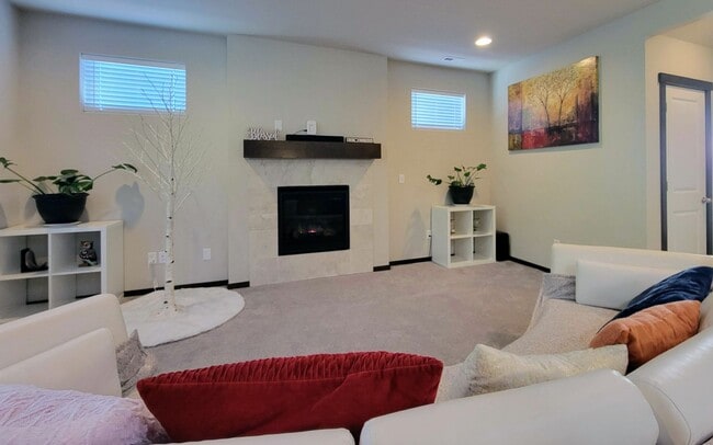 Building Photo - Available NOW!- 3bed home at The Reserve – Close to ferries, shopping and dining!