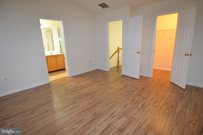 Building Photo - 6340 Demme Pl