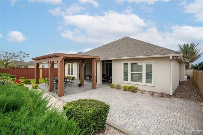 Building Photo - 2200 S 10th St