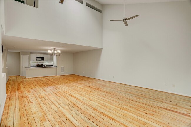 Building Photo - 910 Ruthven St