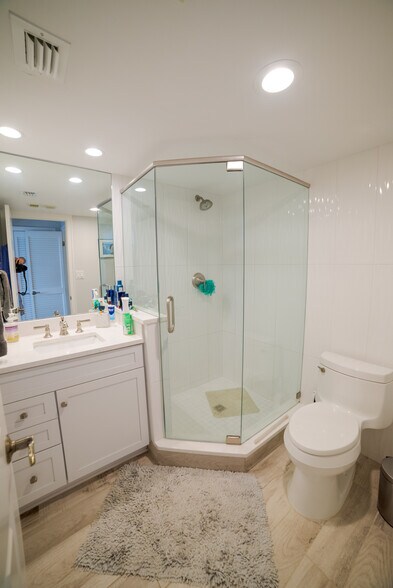 Building Photo - 2611 Bayshore Blvd