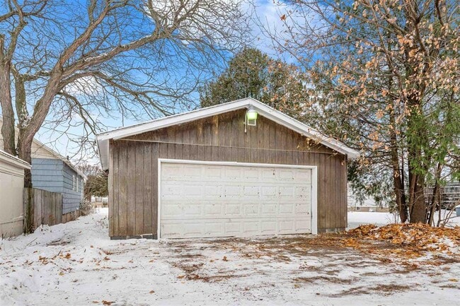 Building Photo - 1610 15th Ave