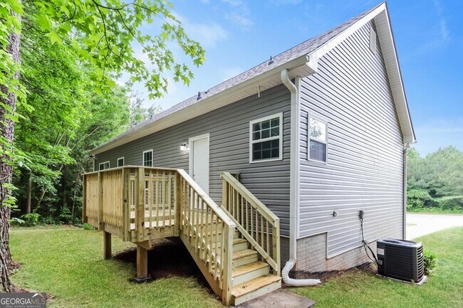 Building Photo - 154 Mineral Springs Ln