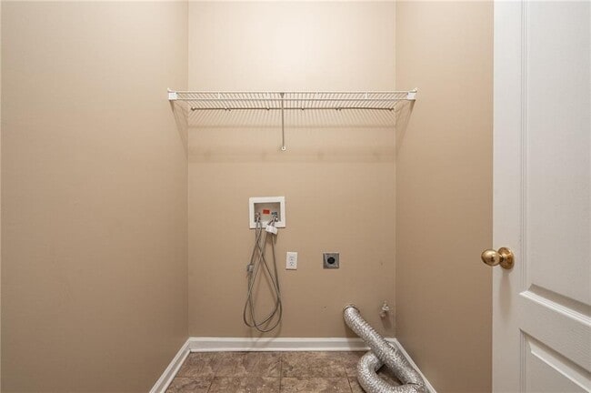 Building Photo - 32 Brookvalley Ct W