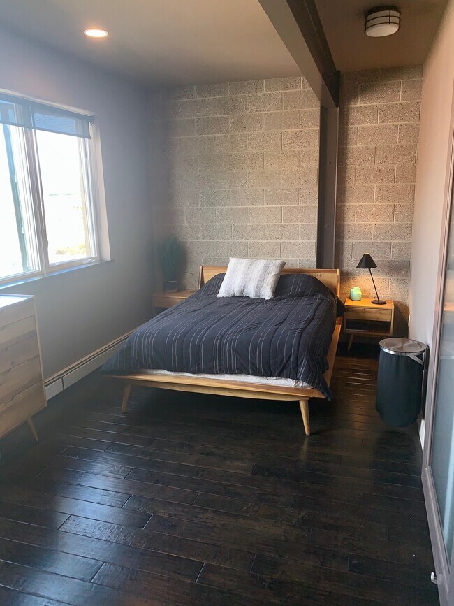 Main Floor Bedroom - 11853 Bradburn Blvd