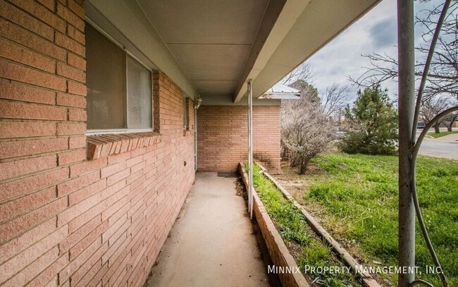 Building Photo - 1906 N Pecos St