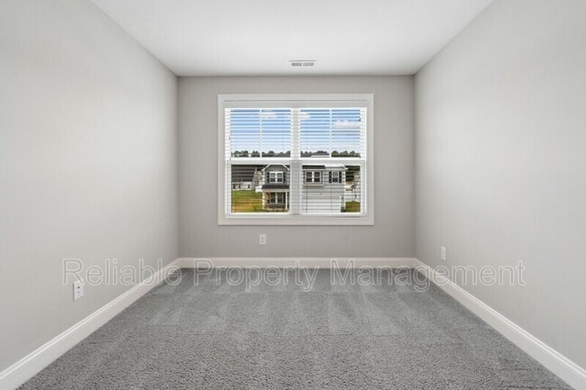 Building Photo - 102 Wicklow Ct