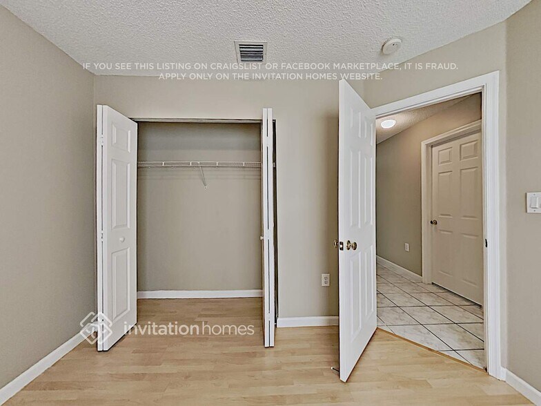 Building Photo - 444 SW 205th Ave