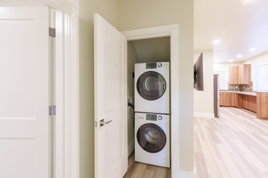 Building Photo - 1016 NW 23rd St