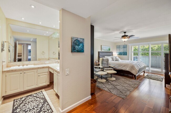 Building Photo - Single Level Condo on the Bay