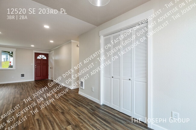 Building Photo - 12520 SE 203 Pl