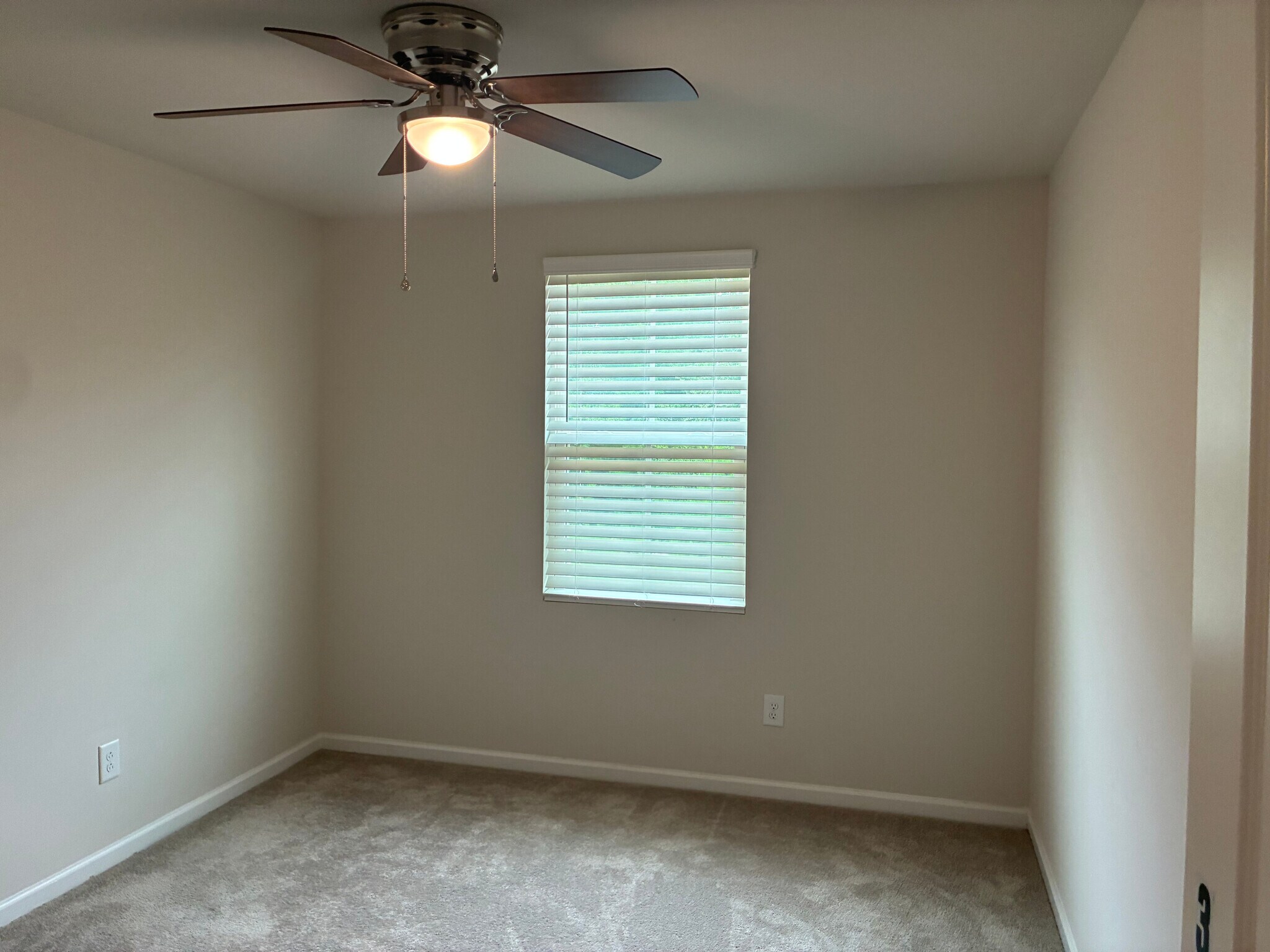 Building Photo - Room in Single Family Home on Bark Way