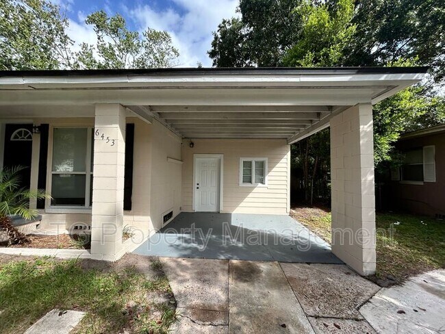 Building Photo - 6453 Burgundy Rd S