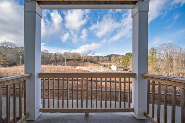 Building Photo - 71 Maple Grove Ln