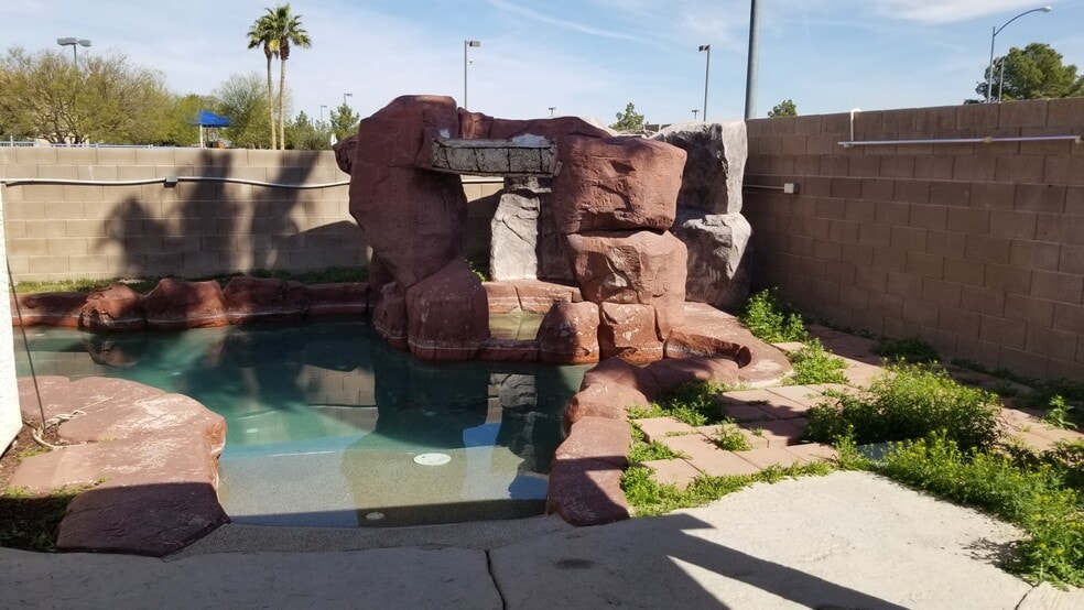 Building Photo - 6904 Luminary Dr