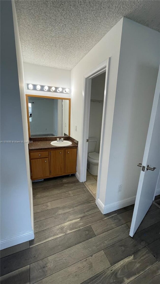 Building Photo - 1247 SW 46th Ave