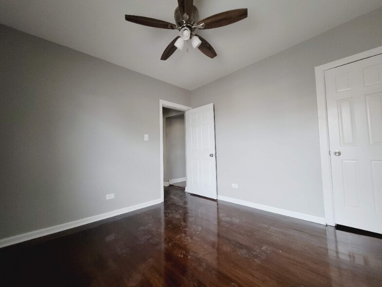 Building Photo - 2914 W 64th St