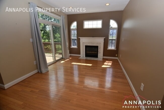 Building Photo - 888 Stonehurst Ct