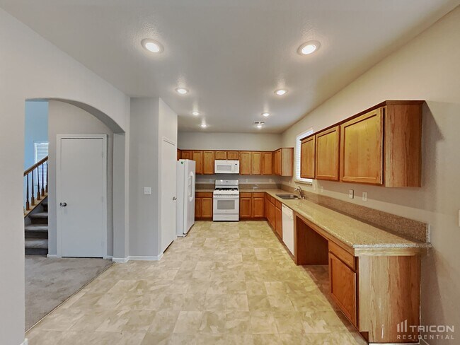 Building Photo - 3521 Tesoro Del Valle Ct