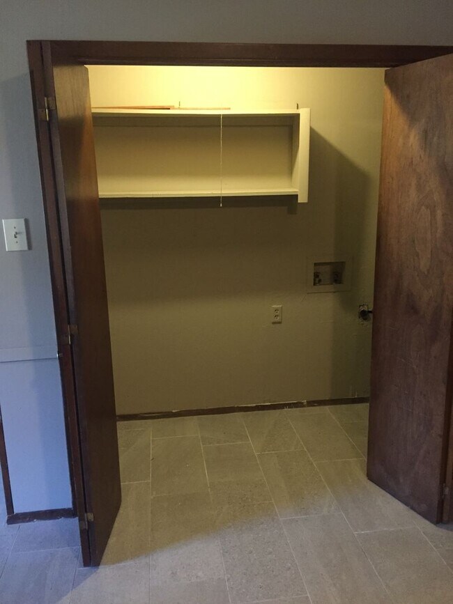 Building Photo - 5707 Sorenson St